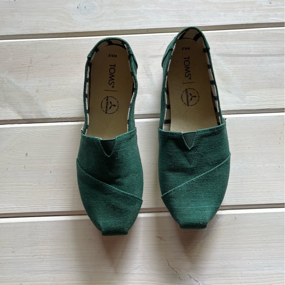 Tom’s Forest Green Flats